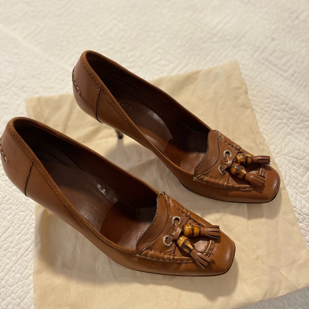 VINTAGE GUCCI HEELS